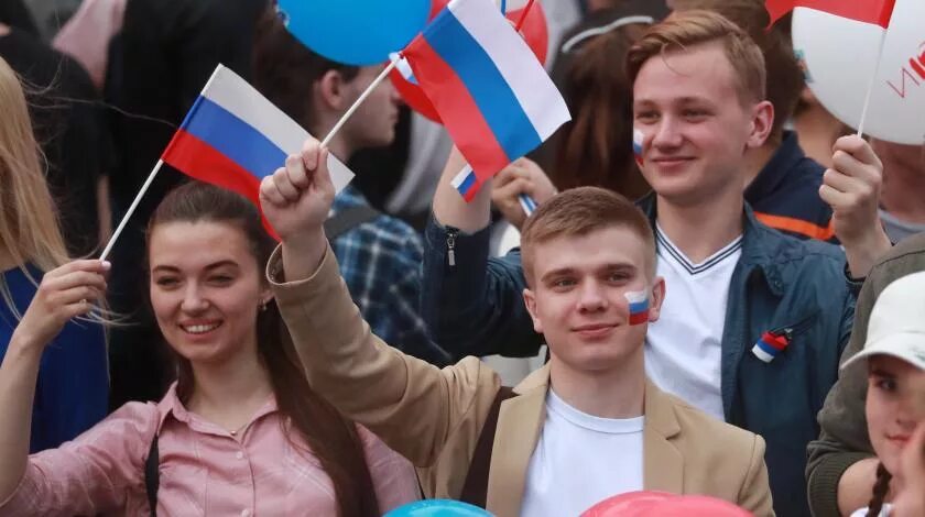 Россияне. Довольные россияне. Современные русские люди. Счастливые россияне. Россияне.