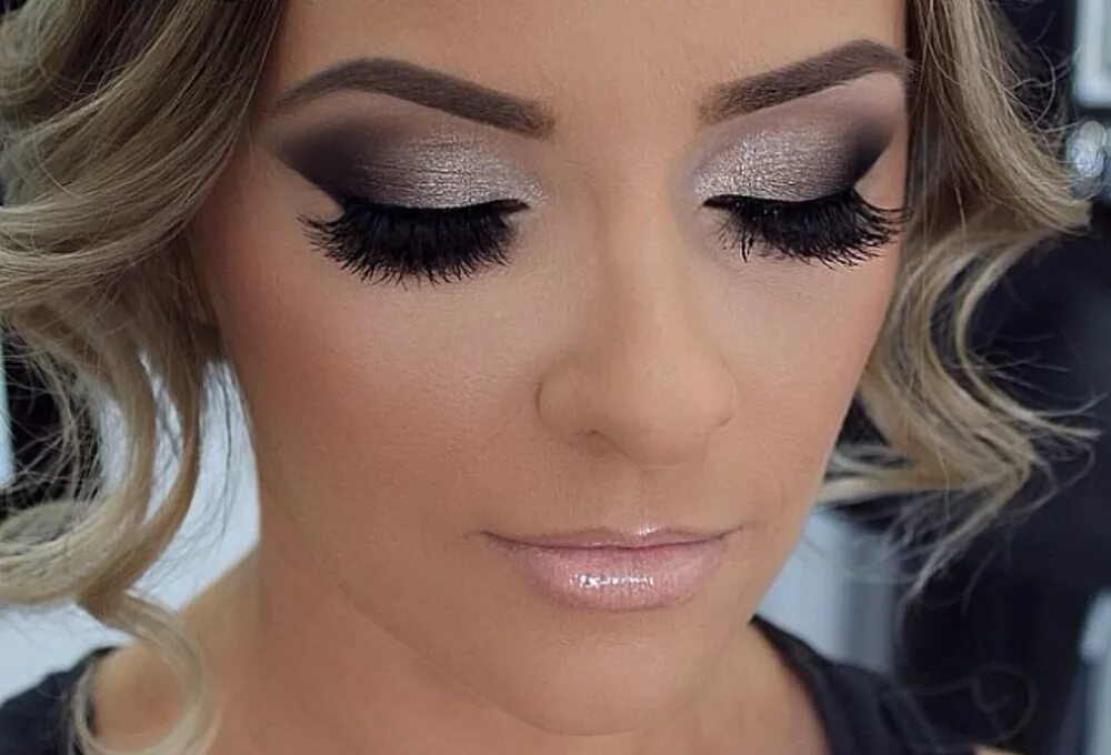 The Sparkling Magic of DIY Glitter Eye Makeup Prom eye makeup, Wedding eye makeu