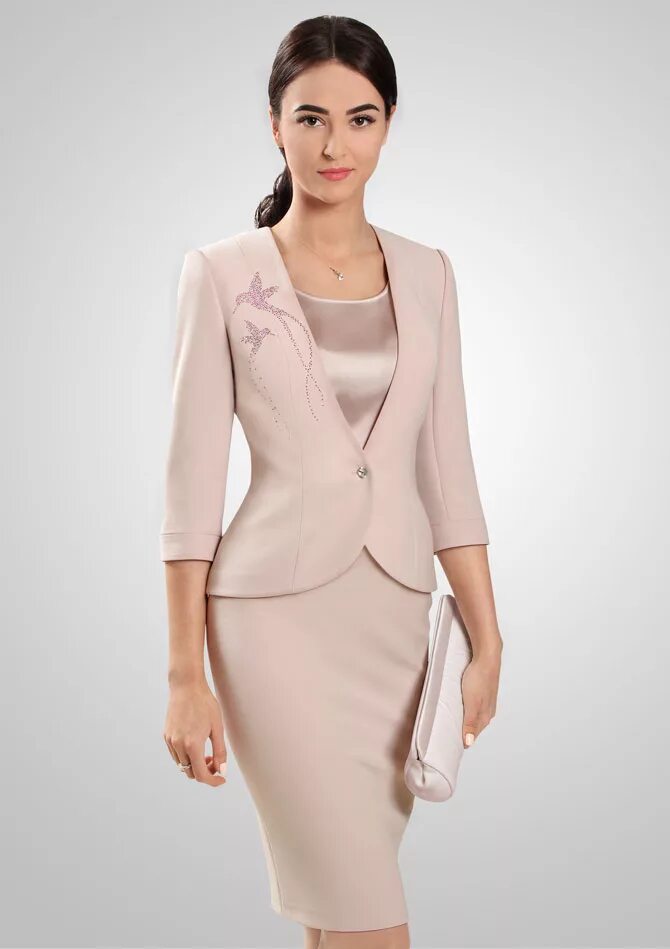 красивые офисные костюмы. деловые костюмы для женщин. костюм юбочный юрс. женский костюм с юбкой. элегантные костюмы для женщин.