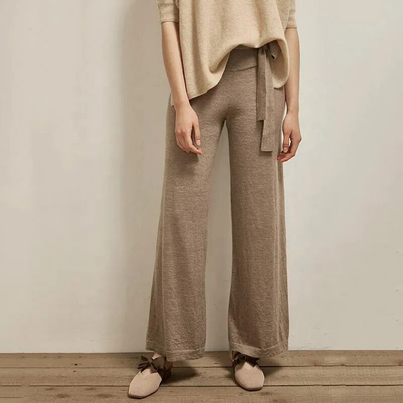 Водолазка с брюками. Вязаные брюки с чем носить. Белые вязаные широкие штаны. Вязаные брюки. Шерстяные брюки палаццо.