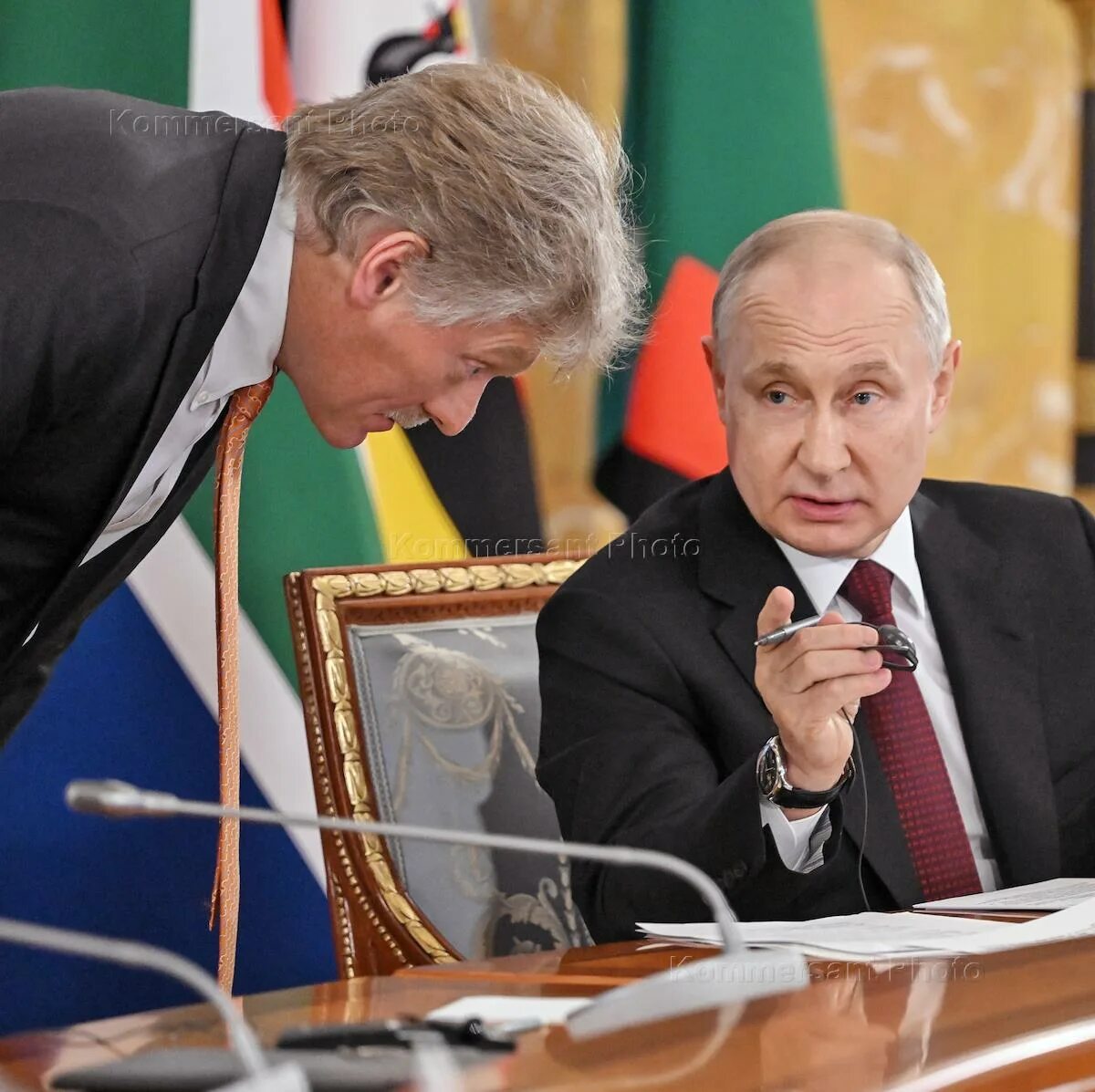 Ее как то выдвинули на. Ее как то выдвинули на. Осанка шея выдвинута вперед. Ее как то выдвинули на. Коньки саши трусовой.