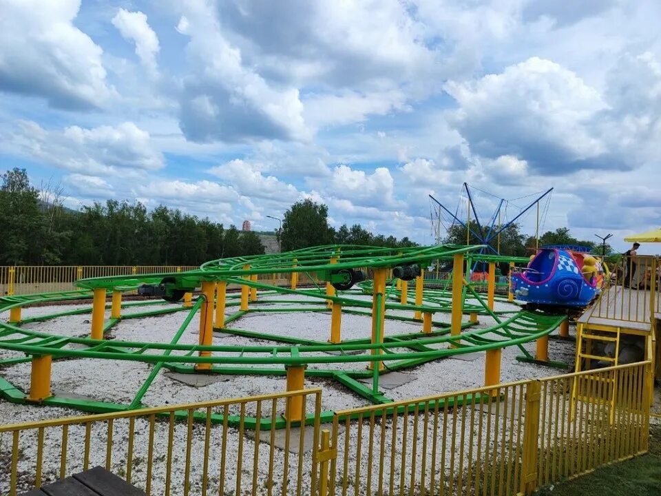 Парк горького красноярск. Аттракционы в парке горького красноярск. Парк троя красноярск аттракционы. Остров сокровищ подольск парк аттракционов. Аттракционы для взрослых.