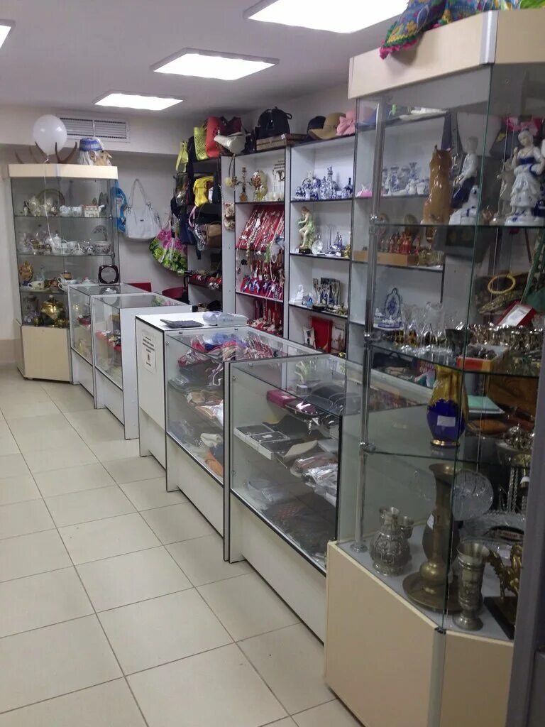 комиссионка одежды. комиссионный москва. комиссионный магазин брендовых вещей. комиссионный магазин аудиотехники. комиссионный магазин.