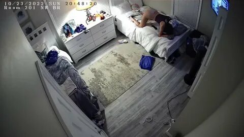 Regardez bedroom twerking sur ThisVid, le site de HD tubes avec la plus gra...