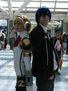 Датотека:Persona 3 Aigis and Protagonist cosplay at Anime Expo 2014.jpg.