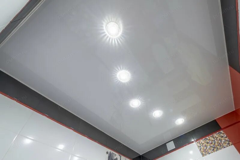 Точечные светильники для натяжных потолков. Светильники для натяжных потолков в коридоре. Софиты и глянец. Софиты и глянец. Софиты для натяжных потолков.