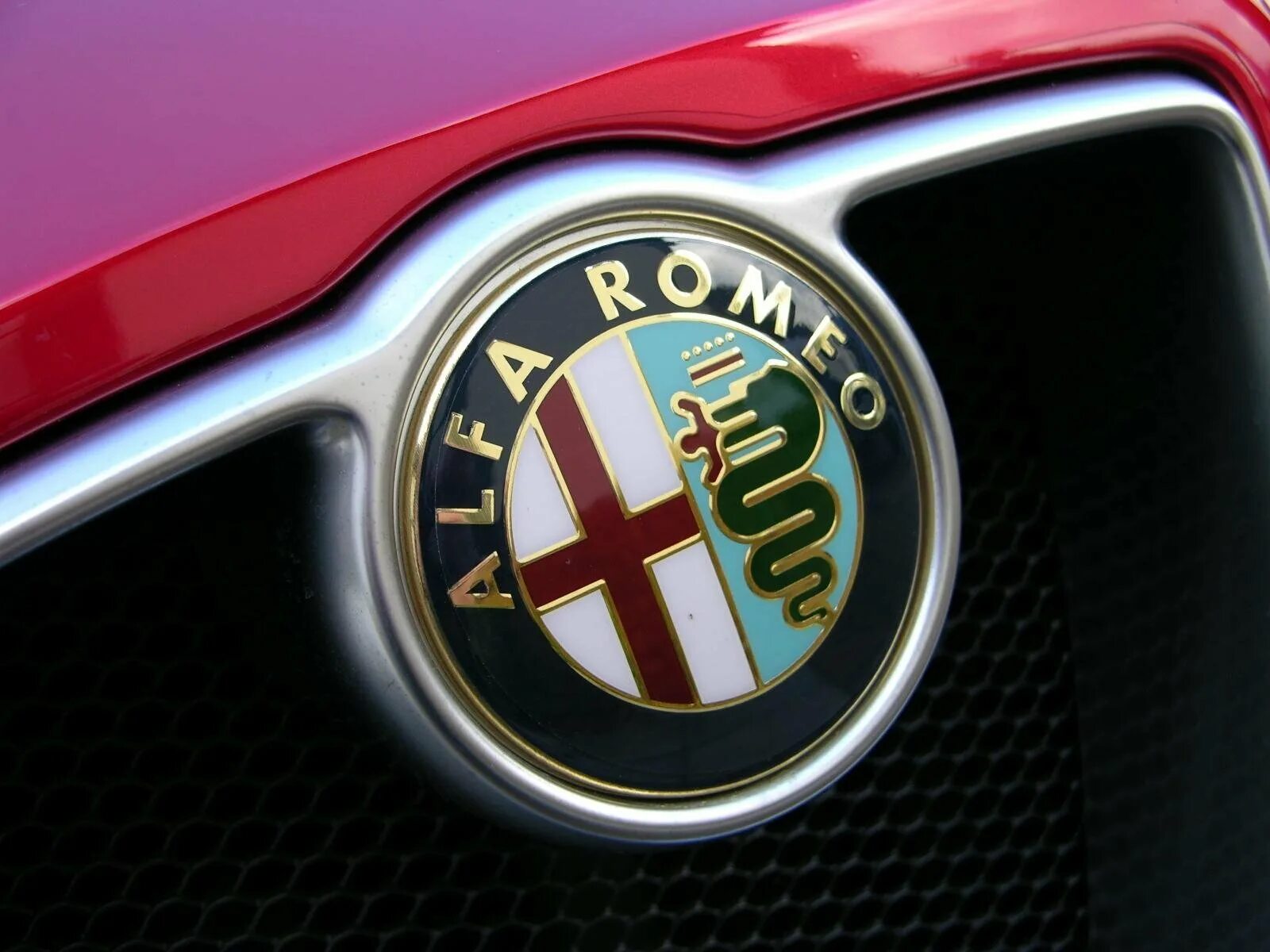 Знак альфа ромео. Марки машин Альфа Ромео значок. Альфа Ромео автомобиль значок. Фиат Лянча Альфа Ромео. Alfa Romeo 50th.