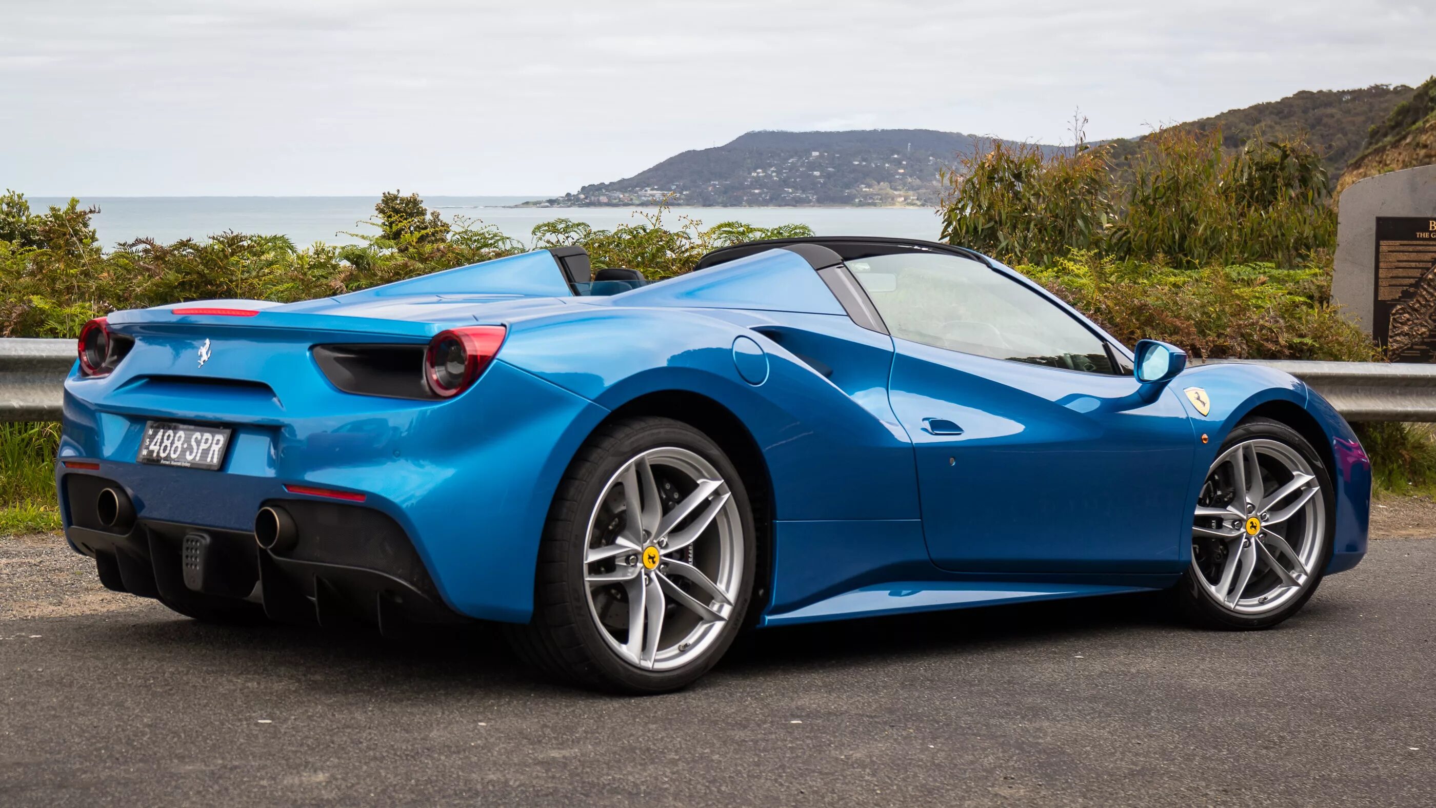 488 спайдер. Ferrari 488 spider. феррари 488 spider 2016. ferrari 488 spider фото. ferrari 480 spider.