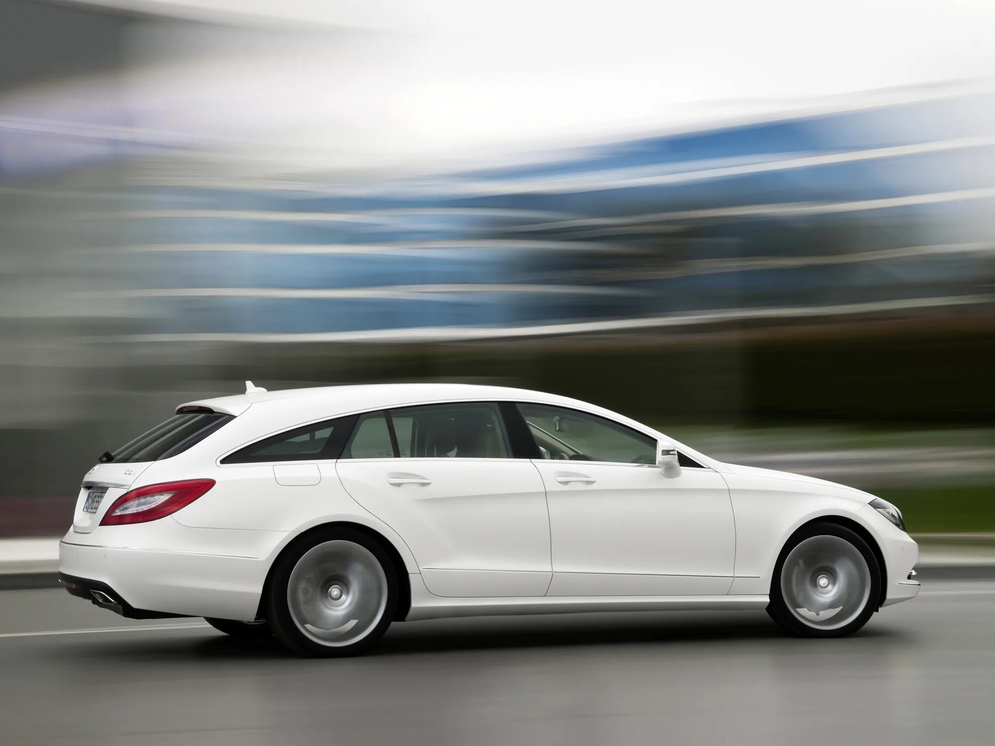 Удлиненный мерседес. Мерседес ЦЛС универсал. Mercedes Benz CLS shooting Brake 2013. Мерседес CLS 250. Мерседес CLS универсал.