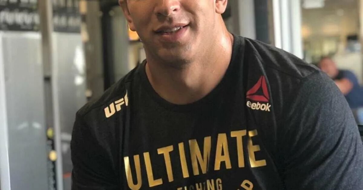 Дмитрий смоляков фото Экс-боец UFC раскритиковал российских футболистов и хоккеистов  Новос