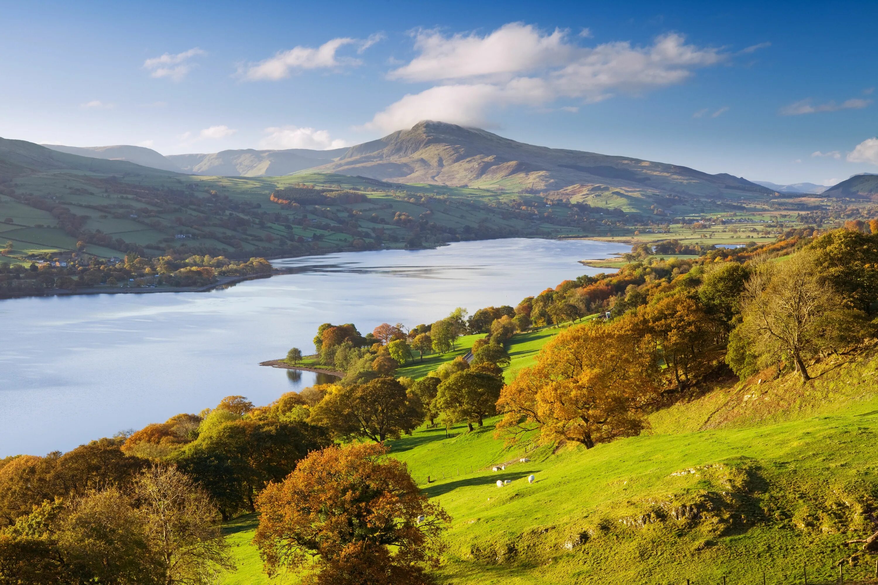 Uk parks. Сноудония Уэльс. Национальный парк Сноудония в Уэльсе Великобритания. Сноудония Великобритания Луга. Парк Эксмур в Великобритании.