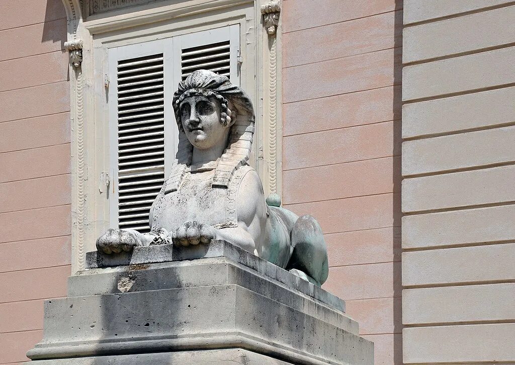 Богатель. Замок багатель, париж, франция. Багатель ялта. Световые буквы на входной группе. Богатель.