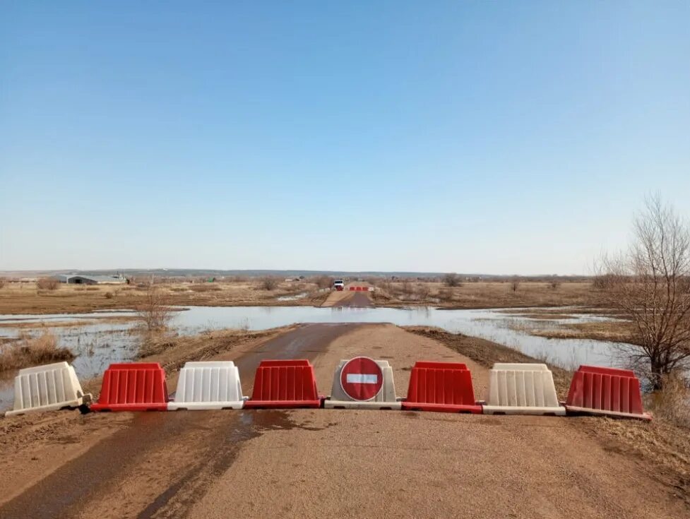 Паводок в бузулуке оренбургской области 2024. Паводок в Бузулуке. Паводок в Оренбургской области. Паводок в Оренбургской области 2023. Оренбург мост.