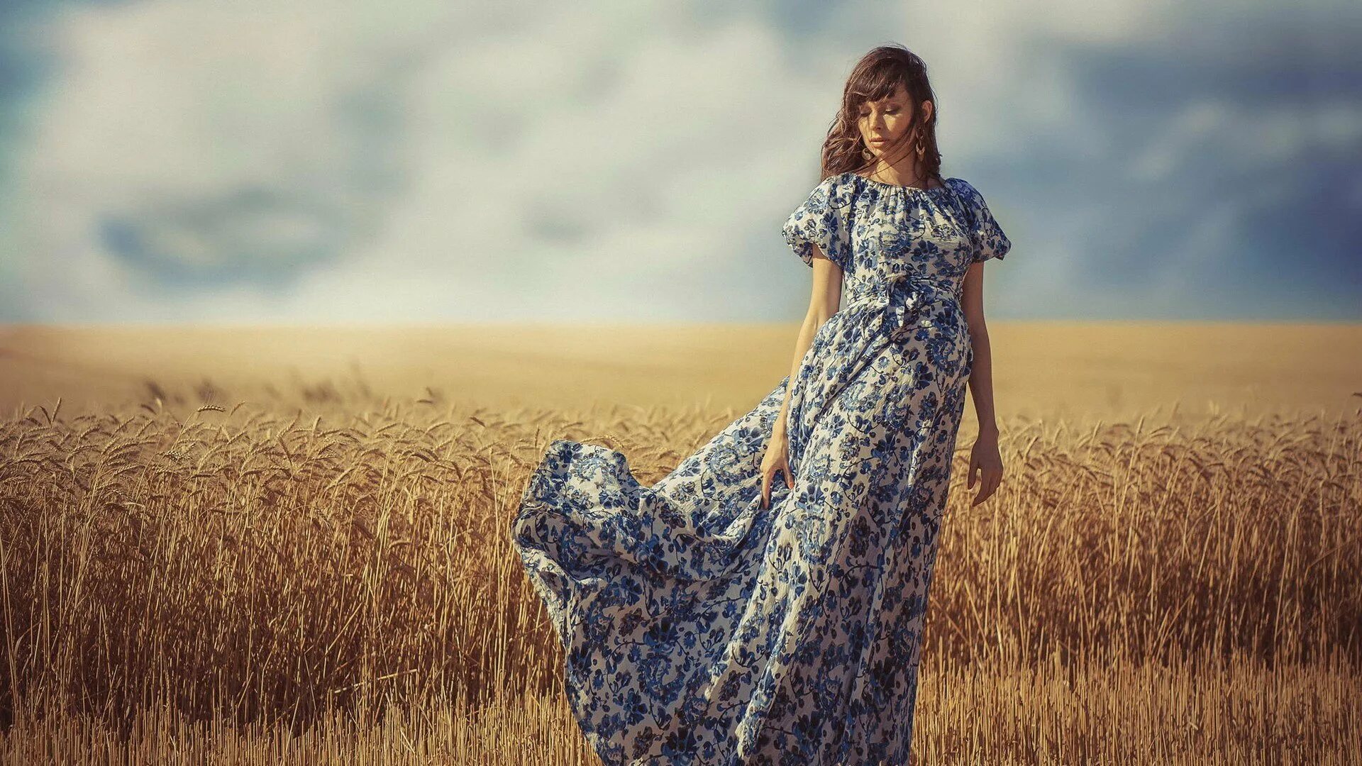 Сергей одинцов. Девушка из ситца песня. Экспресс девушки. Девочка в платье из ситца. Девушка из ситца песня.