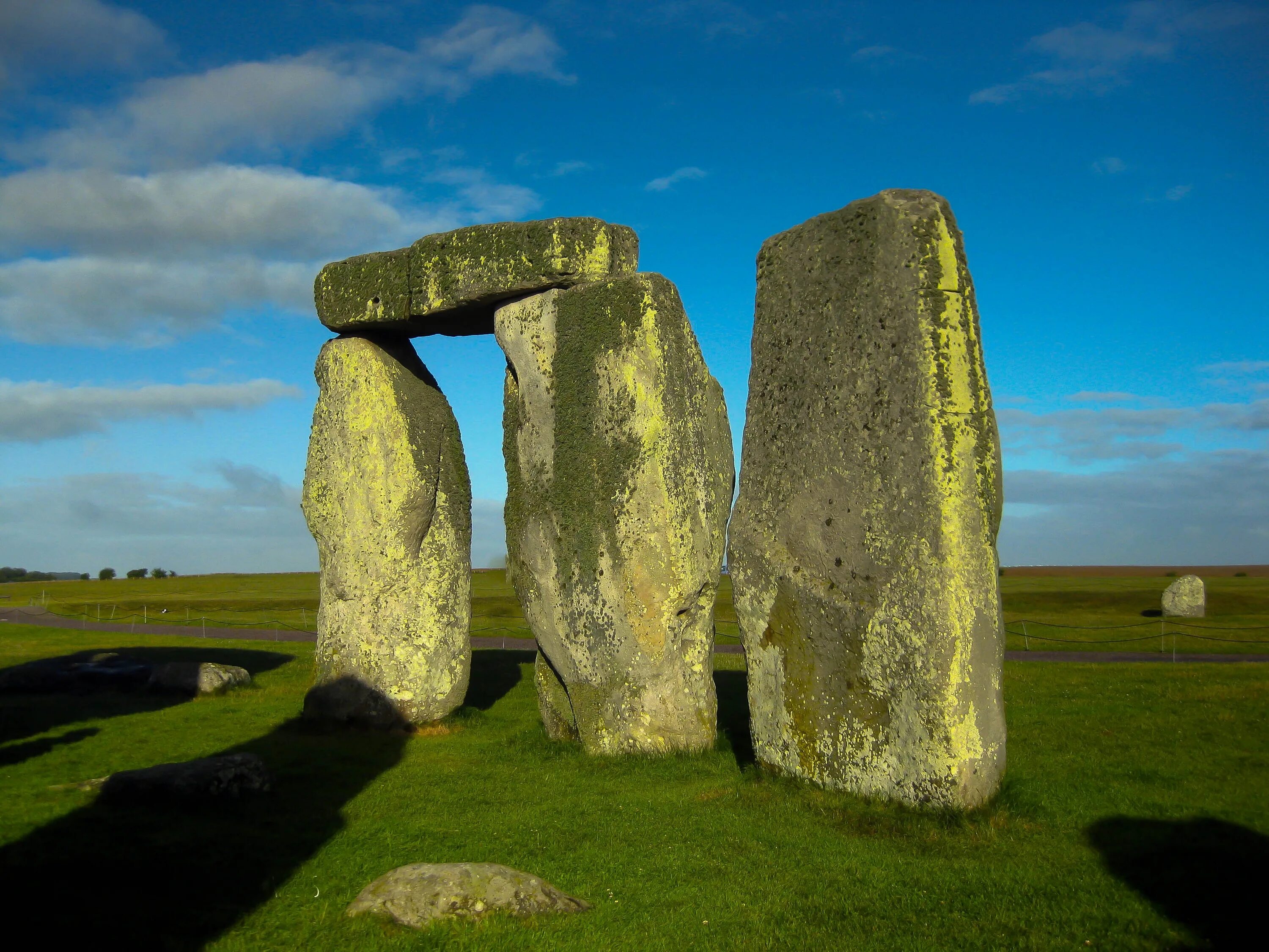 Monument stone. Монумент Стоунхендж Англия. Менгиры Стоунхендж. Мегалит Стоунхендж. Англия. Мегалиты Стоунхендж.