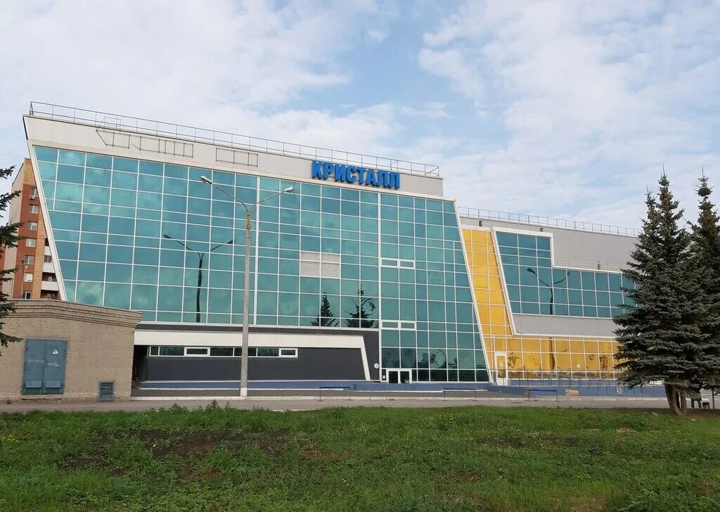 спорткомплекс кристалл саратов 5 дачная. спортивный комплекс ледовый дворец самара. кристалл спортивный. кристалл спортивный. губкин ледовый дворец кристалл.