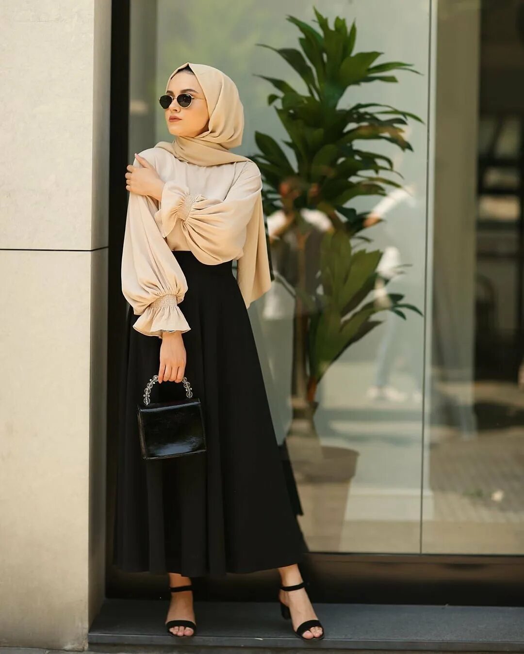 Модная мусульманская. Hijab Moda 2020 одежда. Hijab Moda 2020 одежда Повседневная. Хиджаб фасонлар 2020.
