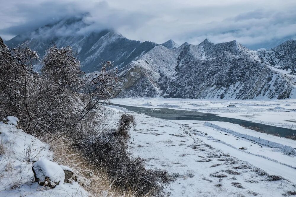 Зима в дагестане. Дагестан зимой. Зима в горах Дагестана. Природа Дагестана зимой.