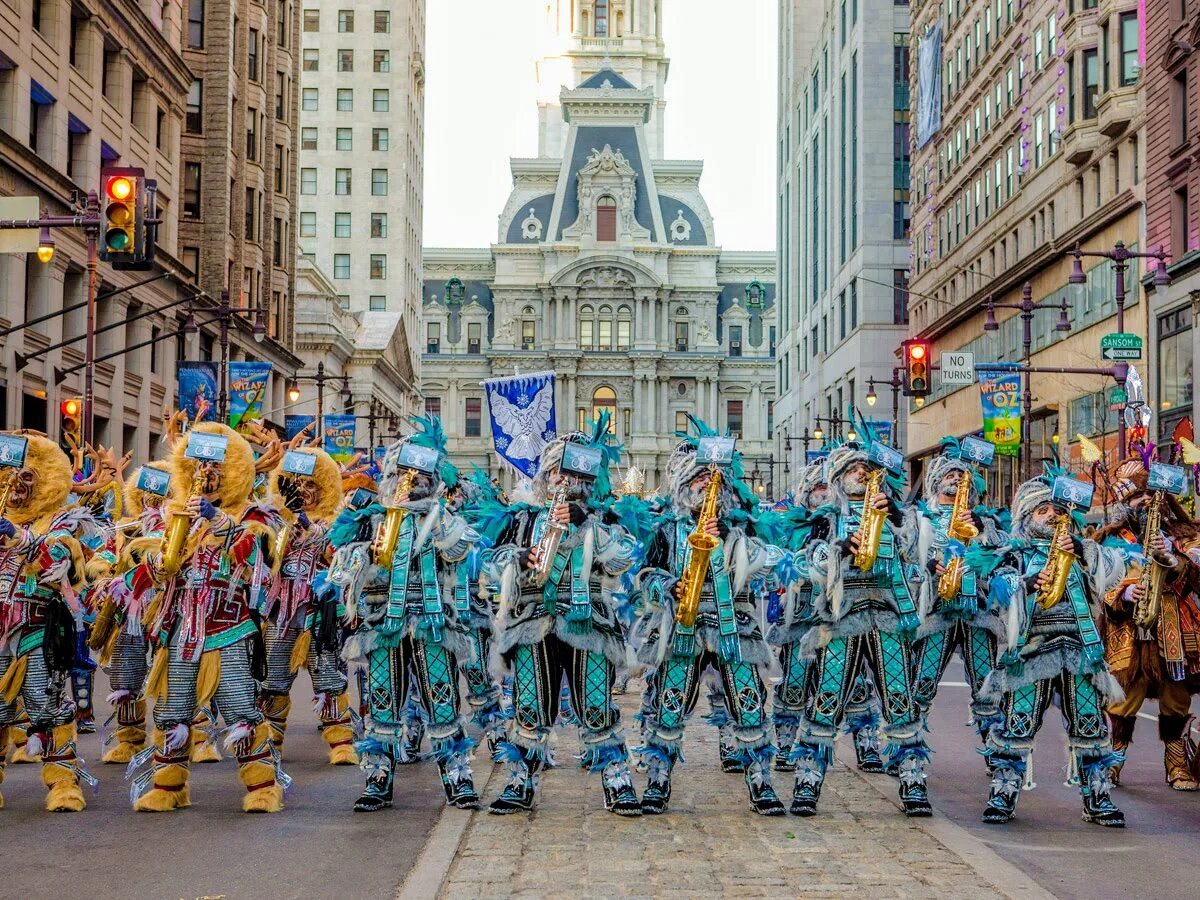 Марш клоунов. Парад пантомимы в Филадельфии. Парад ряженых в Филадельфии. Фестиваль парад ряженых в Филадельфии. Парад пантомимы в Америке.