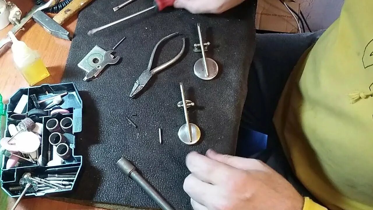 Как разбирается мастер. Разбор ручных часов. Стиральная машинка самсунг разборка. Шуруповерта для разборки строительных конструкций. Как разбирается мастер.