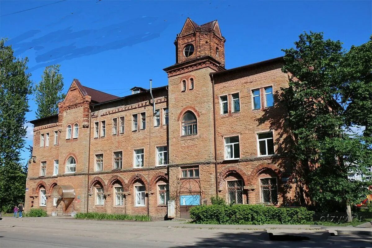 Кингисеппский городской сайт. Городская ратуша Кингисепп. Кингисепп (город в Ленинградской обл.). Здание ратуши Кингисепп. Ямбургская ратуша Кингисепп.