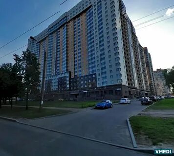 Космонавтов 61