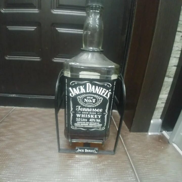 Виски джек дэниэлс качели. Джек дэниэлс виски 5л. Виски джек дэниэлс 4. Качели джек дэниэлс. Джек денилсон виски 3л.