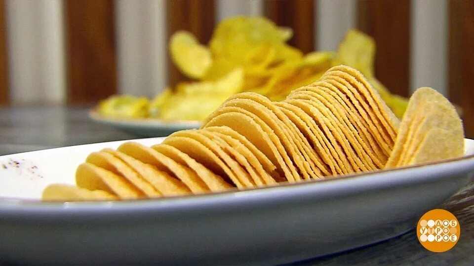 Звук хруста чипсов. Хрустящие листочки чипсы. Звук хруста чипсов. Чипсы асмр. Звук хруста чипсов.