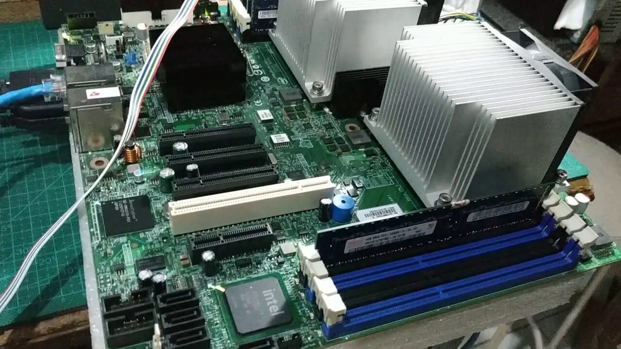 Интел 5500. Intel s5500bc. Intel 5500 BC. Intel s5500bc корпус. Server Board s5500bc.