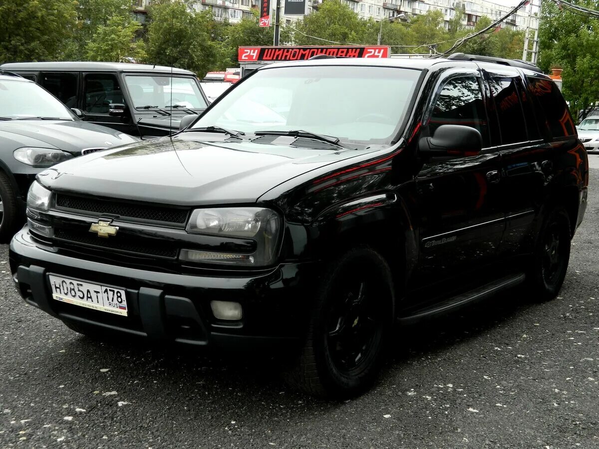 Шевроле трейлблейзер поколения. Chevrolet trailblazer 1 поколения. Chevrolet trailblazer 1 поколения Рестайлинг. Шевроле Трейлблейзер черный. Шевроле Трейлблейзер 2008 черный.