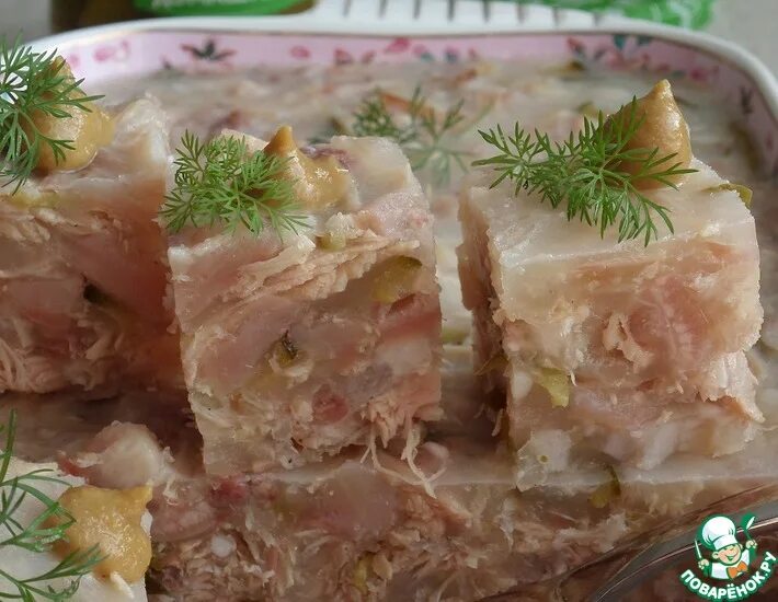 Как сварить вкусный свиной холодец. Зельц студень холодец. холодец с хреном. холодец на новый год. холодец с языком.