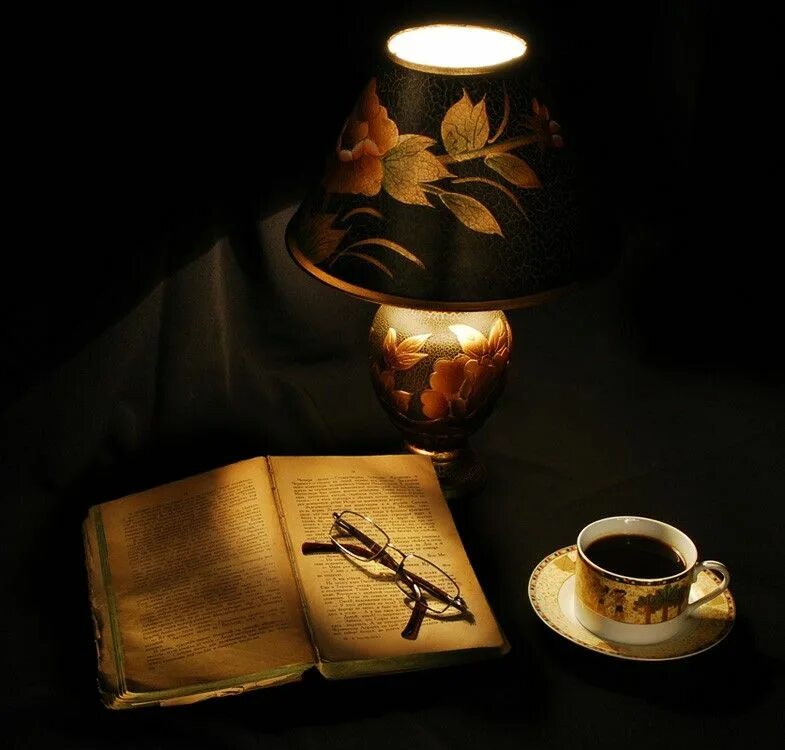 Night cup. Уютного осеннего вечера. Добрый вечер с книгой. Свеча кофе. Уютного вечера.