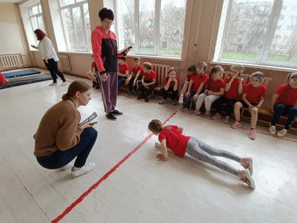 Кадеты украинской области дети. 30 воспитанников. 30 воспитанников. Берет армия. 30 воспитанников.