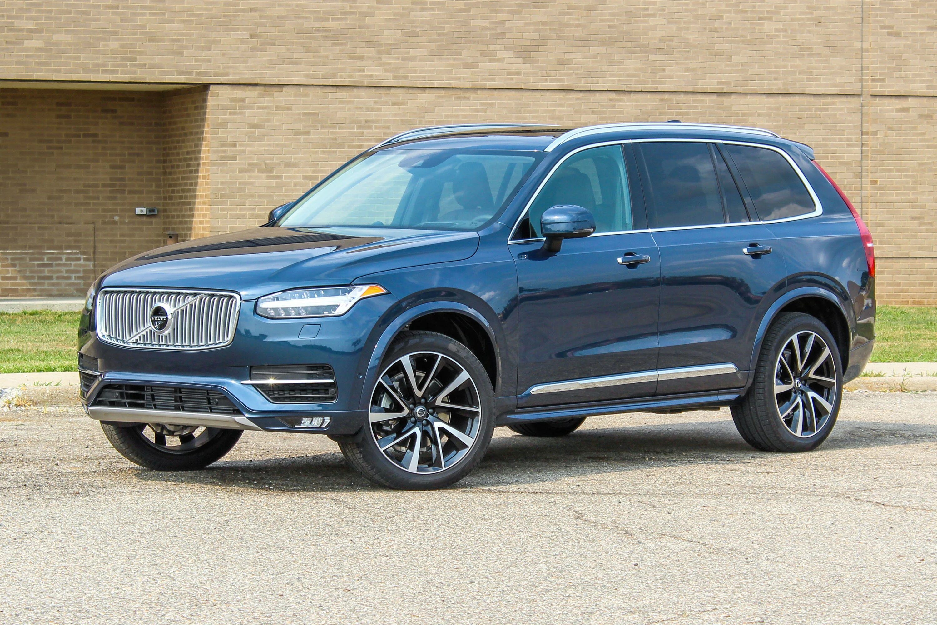 Вольво xc90 2019. Volvo xc90 2019г.. Volvo xc90 2019 r22. Volvo VC 90.