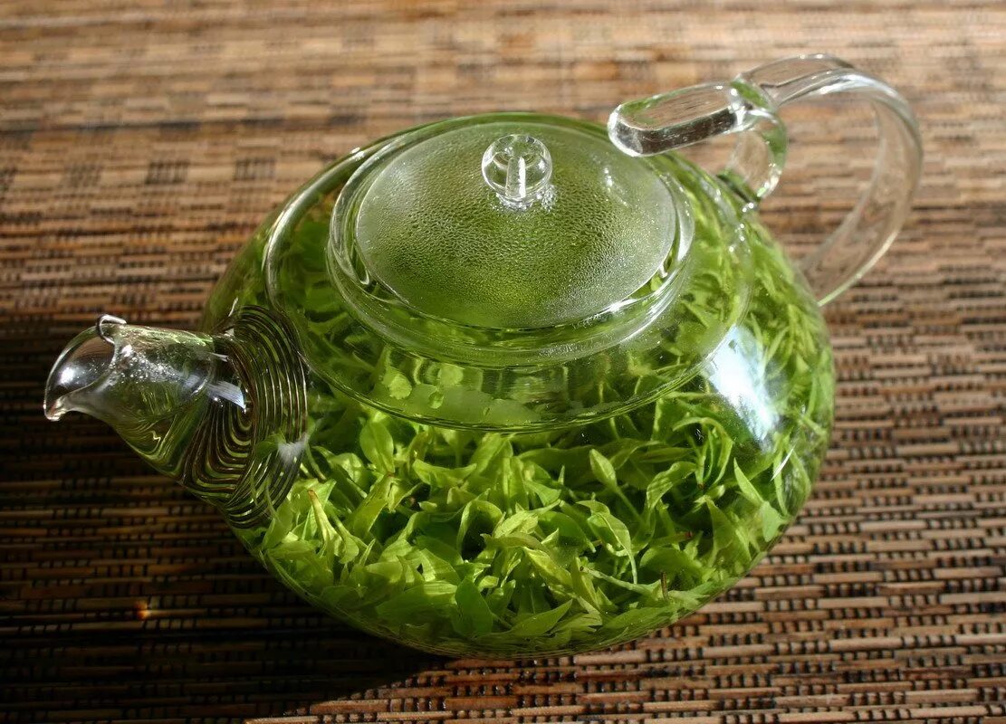 Как приготовить зеленый чай. Зеленый чай Green Tea. Зеленый чай заварка. Чайная заварка зеленый. Зеленый чай фото.