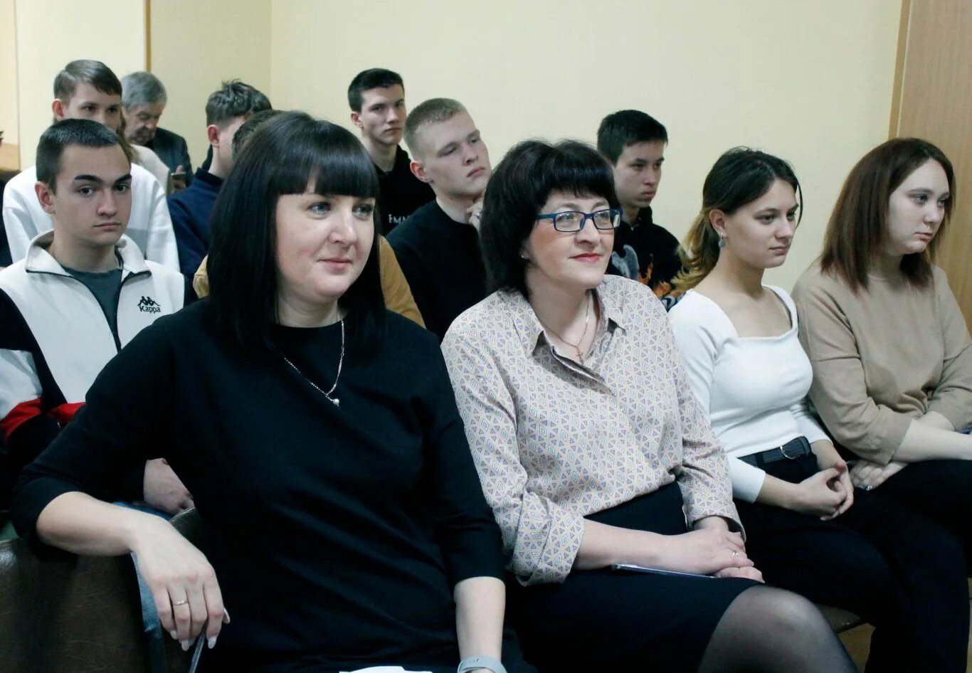 Журналист барнаул колледж. Молодежь и студенты города читы. Постановки серебренникова в москве фото. Работающая молодежь. Список.