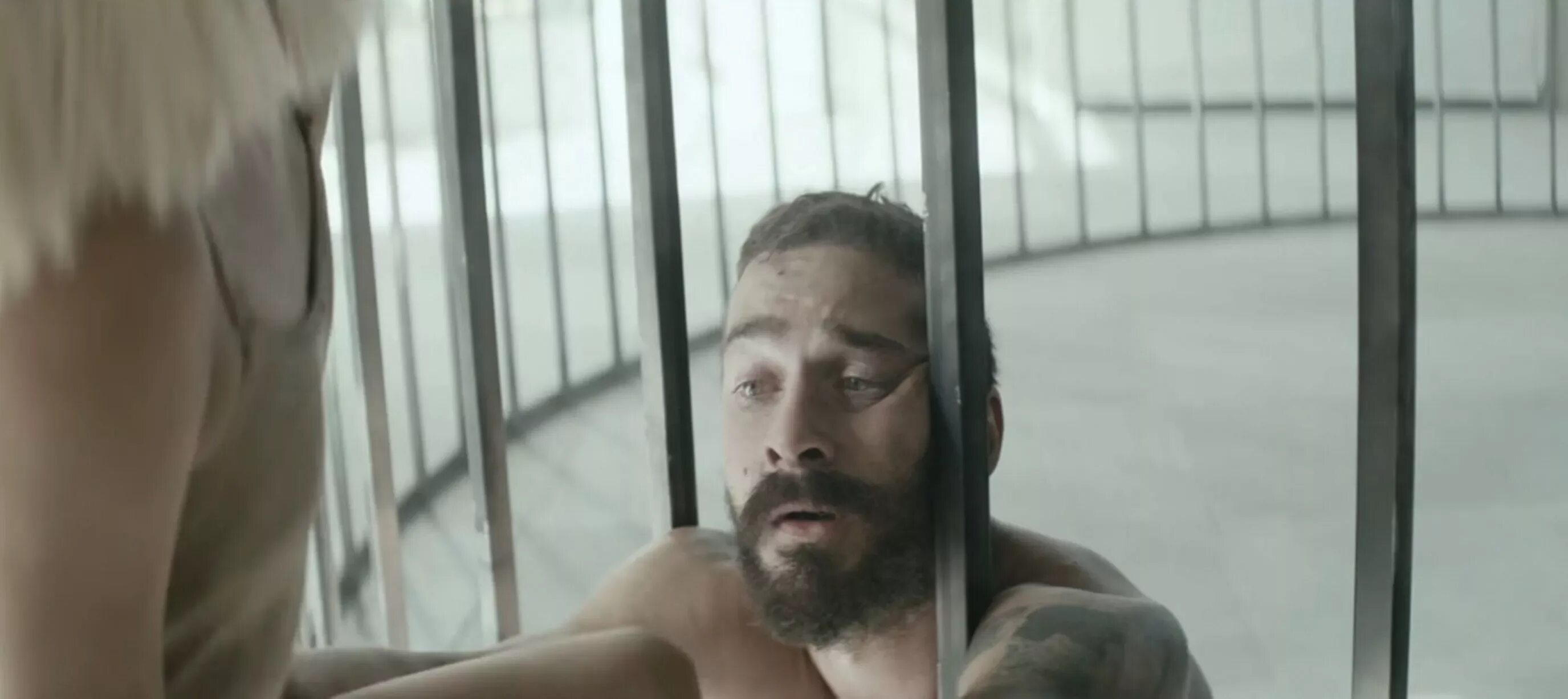 Elastic heart speed up. Sia шайа лабаф. шайа лабаф в клипе сиа. шайа лабаф elastic heart. sia elastic heart.