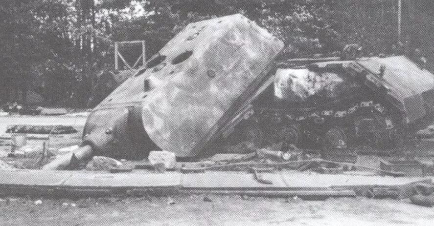 Маус экипаж. Танк маус 1945. танк маус экипаж. танк маус внутри. немецкий танк маус изнутри.