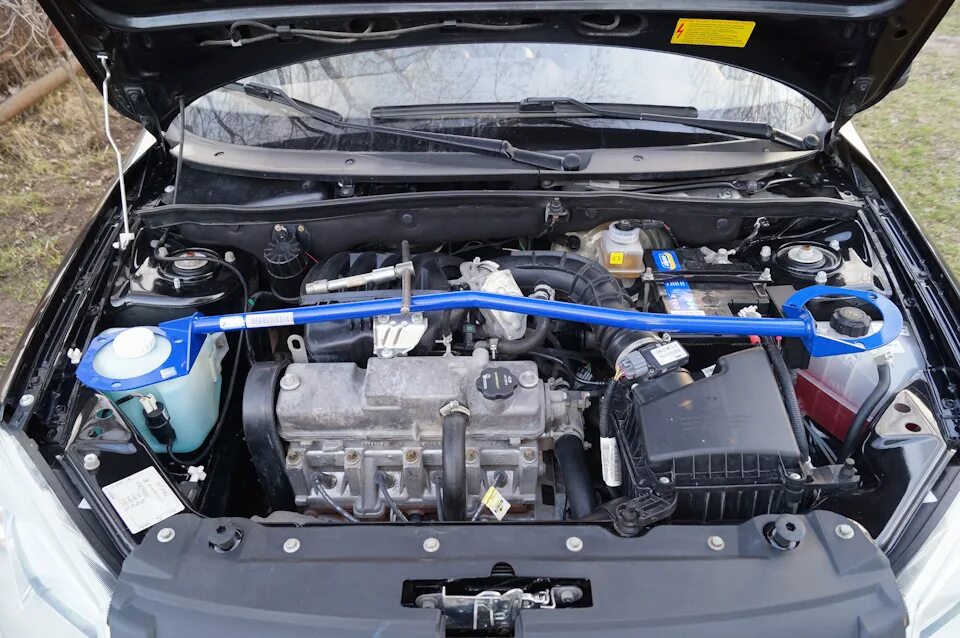 Фотографии подкапотного пространства. Фотографии подкапотного пространства