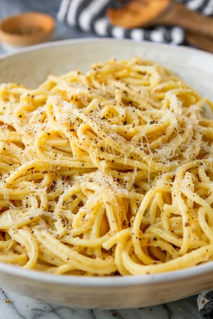 Cacio e pepe. Качо Пепе. Качо е Пепе паста. Спагетти Cacio e Pepe. Букатини Качо э Пепе.