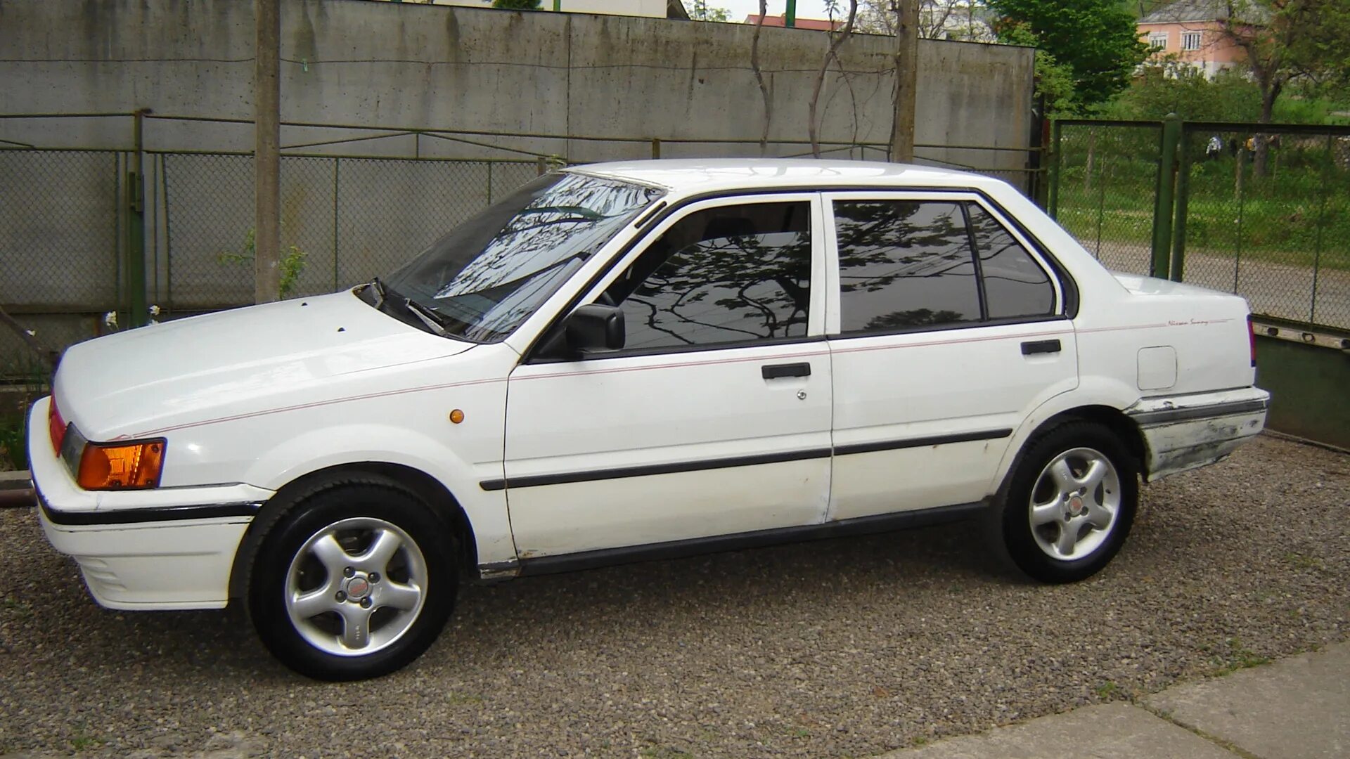 Nissan sunny 2009. Ниссан санни дизель 1. 7 дизель двигатель. Nissan tiida. Ниссан санни дизель 2.