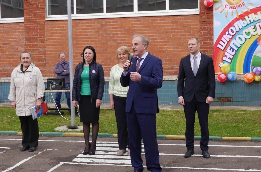 Ученики школы 47 малаховка. Гимназия 46 люберцы. Малаховская школа 47. Директор малаховки. Школа 48 малаховка учителя.