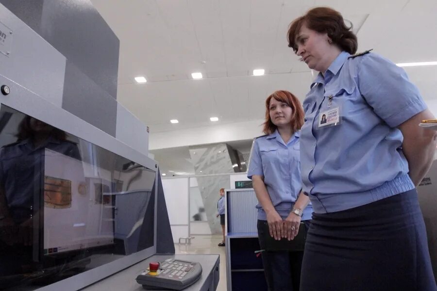 Таможня шереметьево шереметьево-. Отряд пограничного контроля шереметьево. Таможня шереметьево сотрудники. Таможенный контроль минск. Пограничный контроль в аэропорту домодедово.