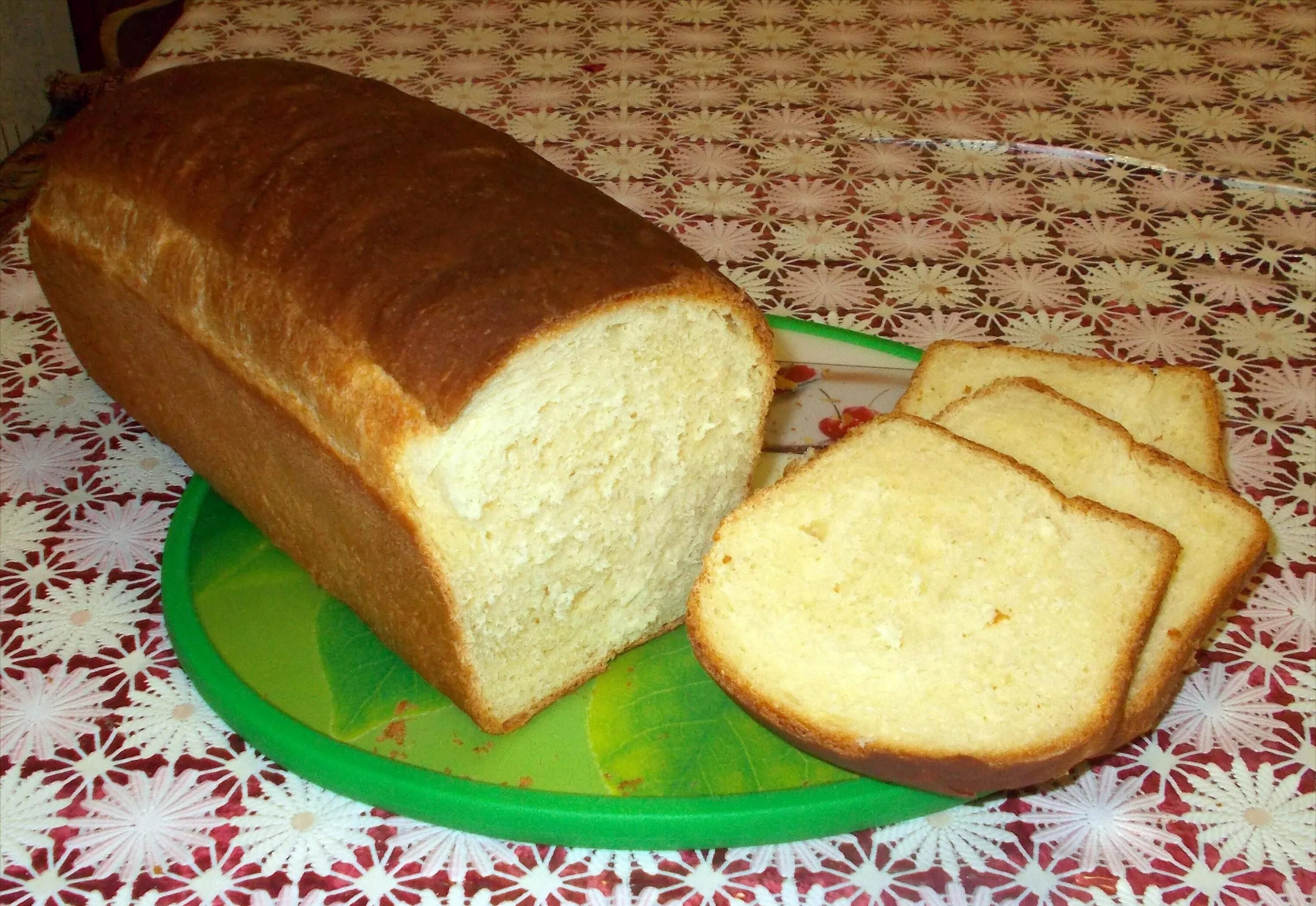 Хлеб на сыворотке. Хлеб на молочной сыворотке. Хлеб на сыворотке в духовке. Хлеб пшеничный на сыворотке без дрожжей. Хлеб на сыворотке в духовке в домашних