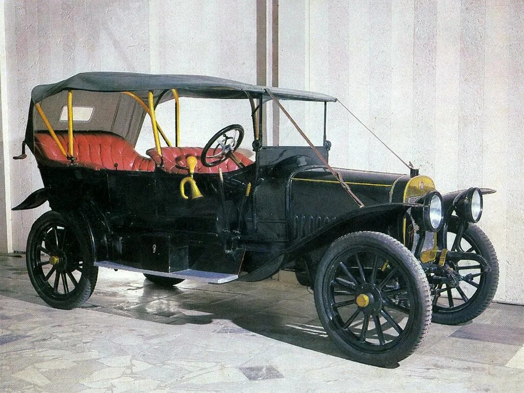 Первый автомобиль автосалон. Руссо-Балт 1909 г. Автомобиль Руссо-Балт 1911 г. Руссо Балт к12 20. Руссо-Балт с-24, 1909.