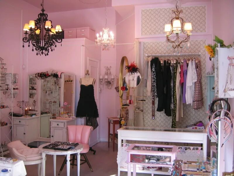 Розовый бутик. Декор бутика одежды. Pink Boutique платье. Love Pink Boutique. Le boutique