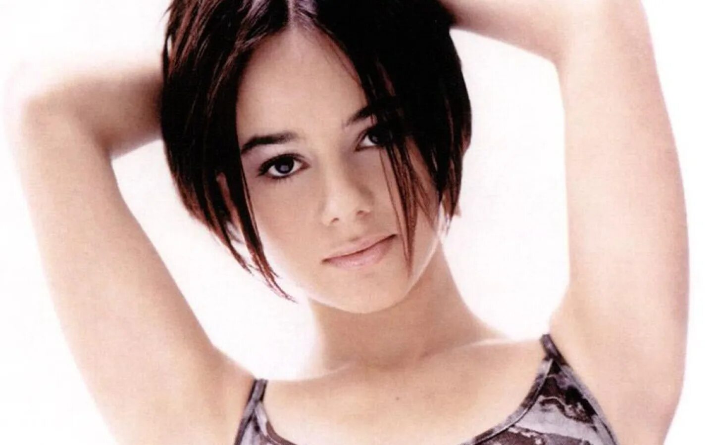 Амели французская певица. Ализе 1999. Alizee короткая стрижка. Alizee Amelie. Ализе французская