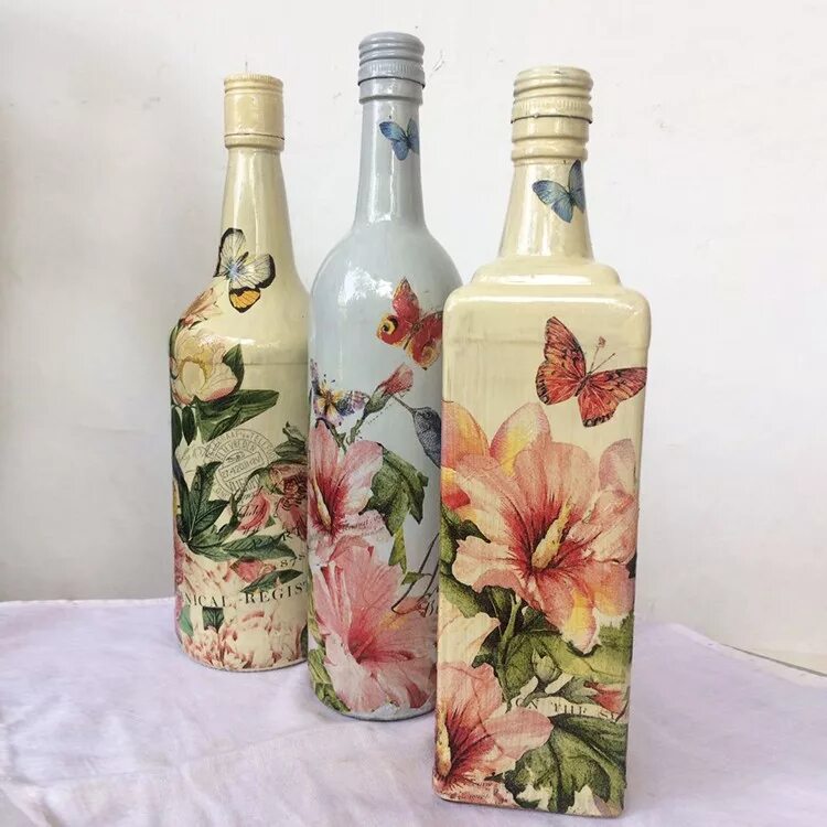 Работа в технике декупаж. Красивые декупажные бутылки. Техника декупаж. Техника декупаж. Техника декупаж.