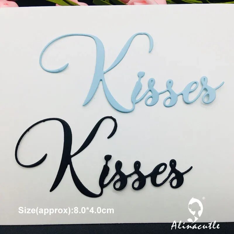 След помады. Буква s поцелуями. Kiss me надпись. Буква s поцелуями. Kiss слово.