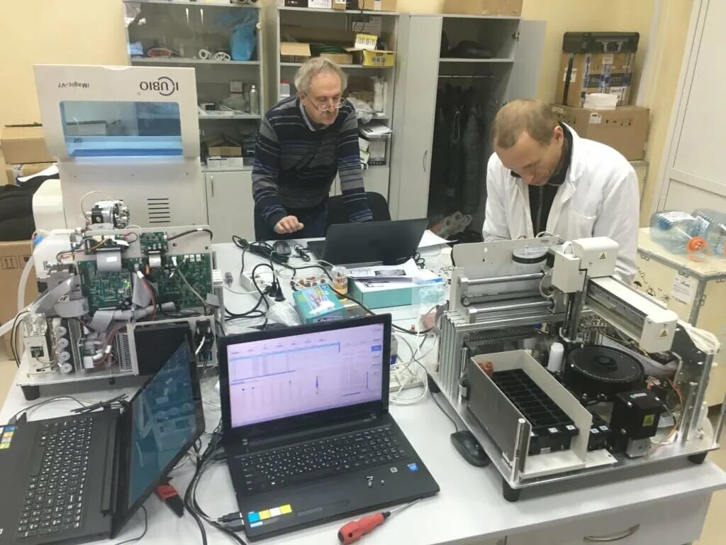 синтез миоглобина. биохимия лабораторные работы. пробирки в биохимической лаборатории. биохимия лабораторные работы. теоретические лабораторных химических исследований.